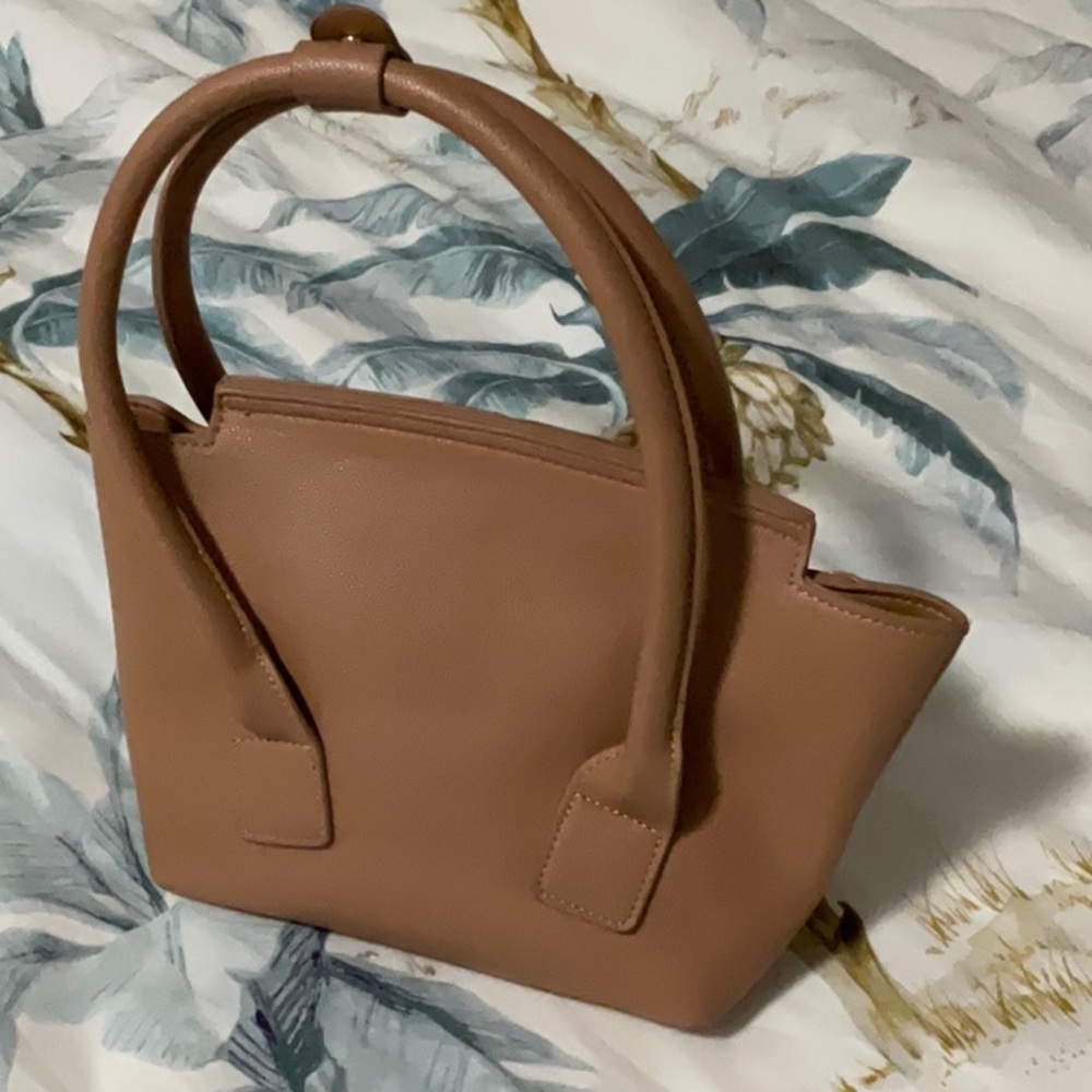 ✨HOST PICK✨ Novo Blush Tan Handbag with Conpartments - Picture 6 of 6